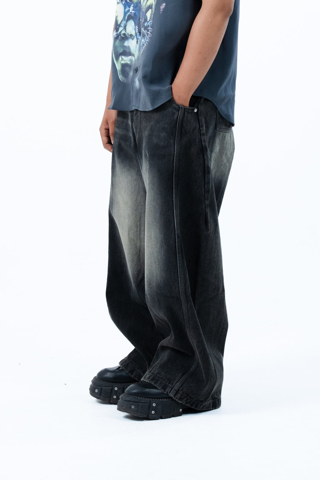 Baggy Faded Moon-Wash Jeans